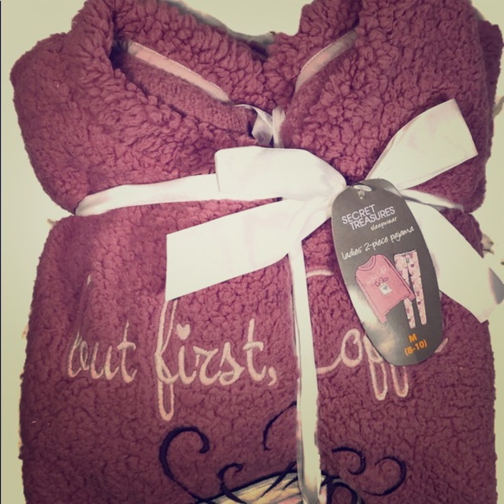 ☕️NWT “But First, Coffee” plush pajama set☕️